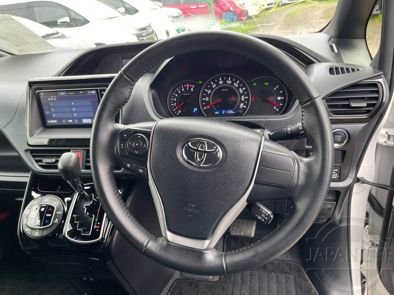 Фото Toyota Noah - Japan Life 