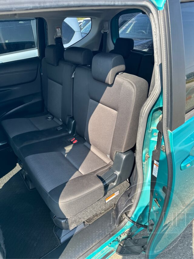 Фото Toyota Sienta - Japan Life 