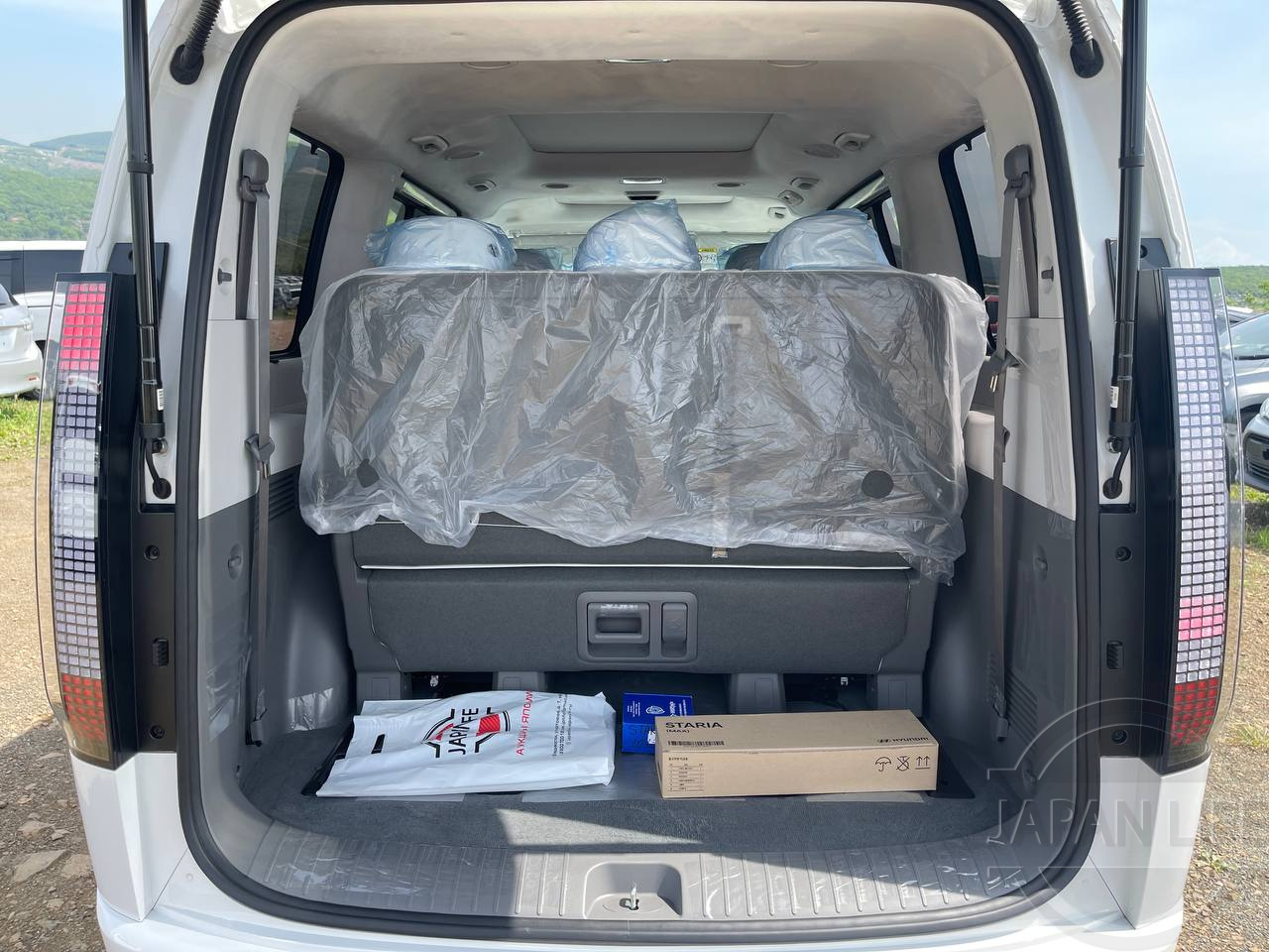 Фото Hyundai Staria - Japan Life 