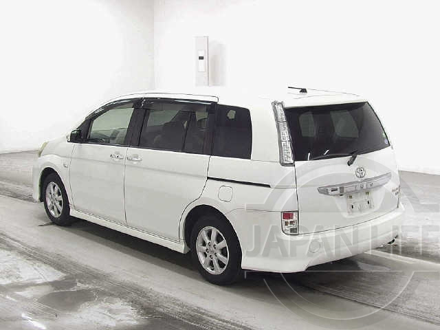 Фото Toyota Isis - Japan Life 