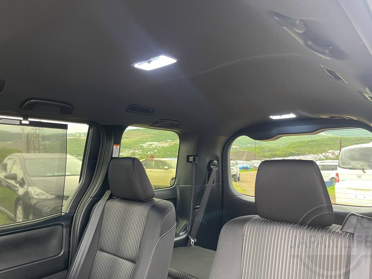 Фото Toyota Voxy - Japan Life 