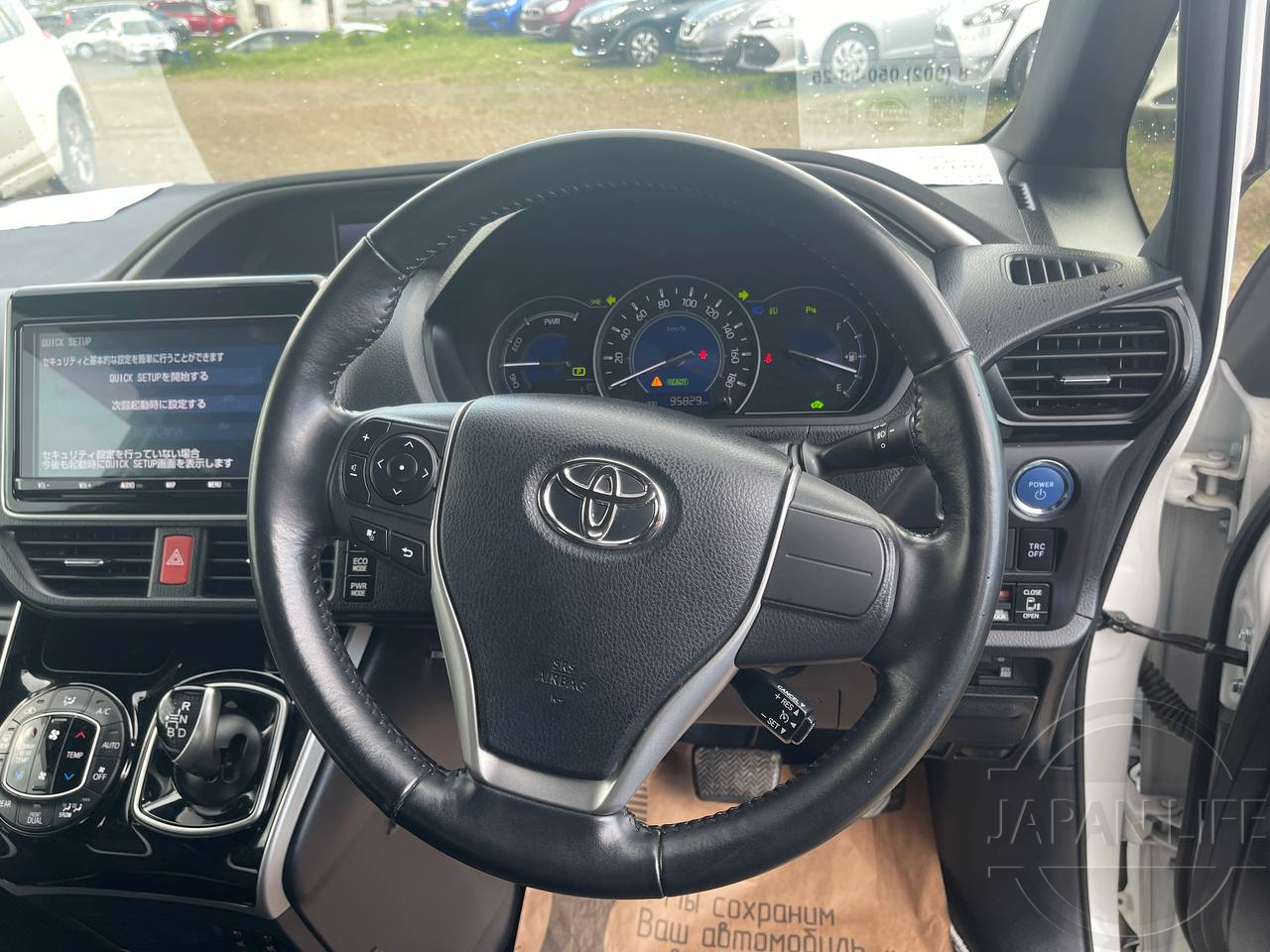 Фото Toyota Voxy - Japan Life 