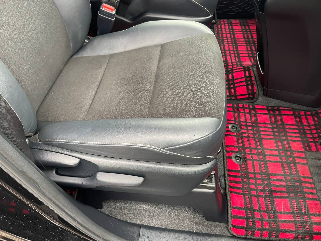 Фото Toyota Noah - Japan Life 