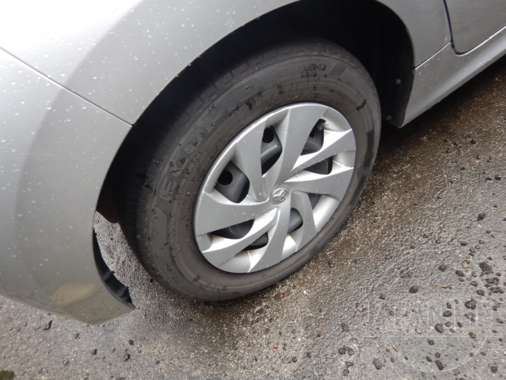 Фото Toyota Yaris - Japan Life 