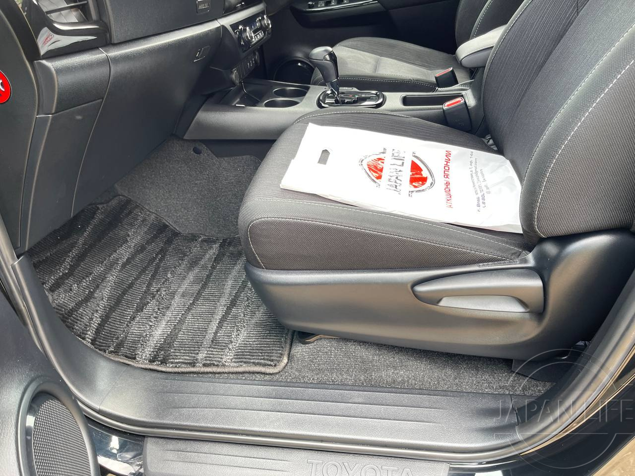 Фото Toyota Hilux - Japan Life 