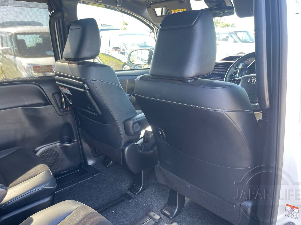 Фото Toyota Noah - Japan Life 