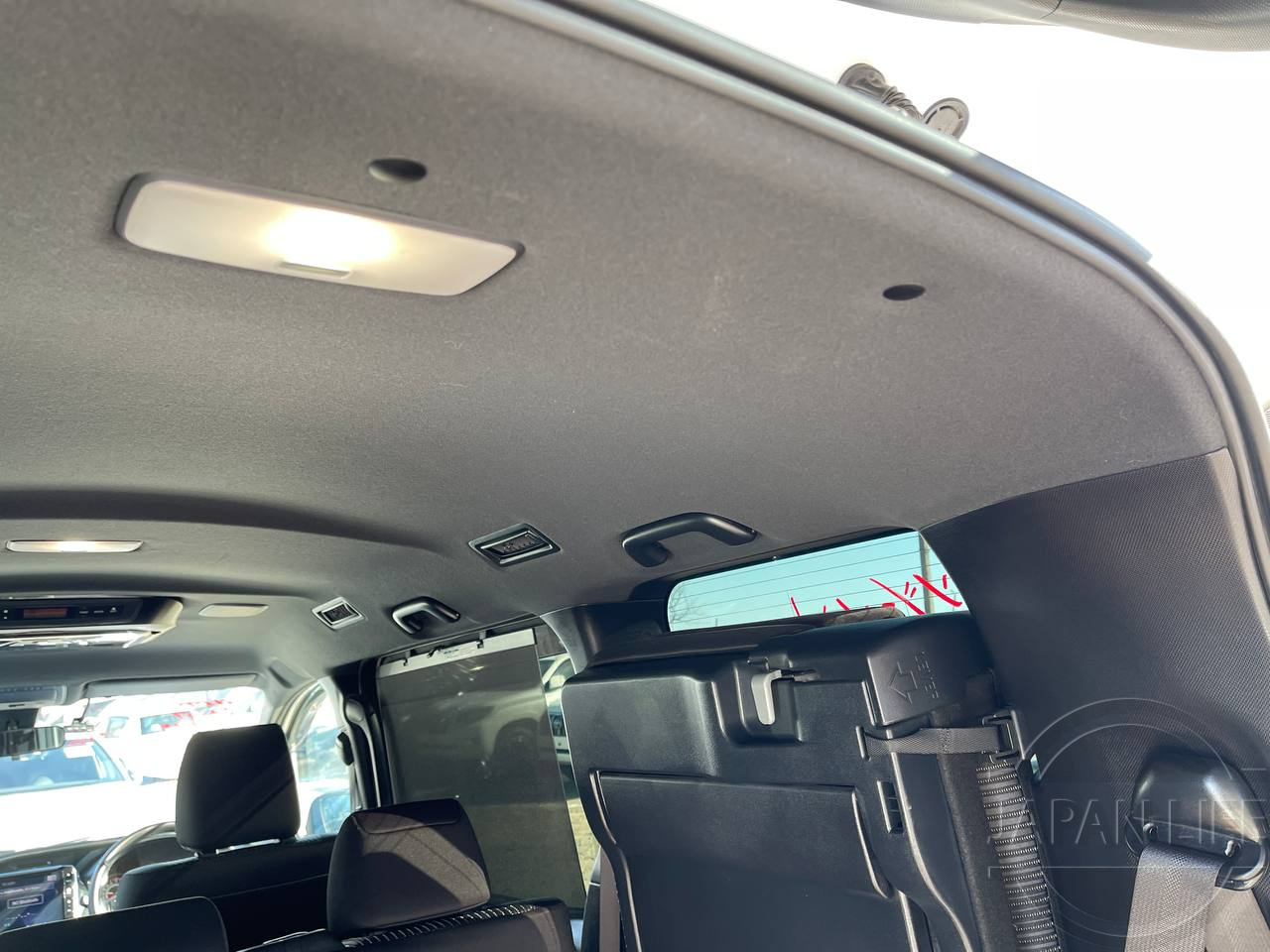 Фото Toyota Voxy - Japan Life 