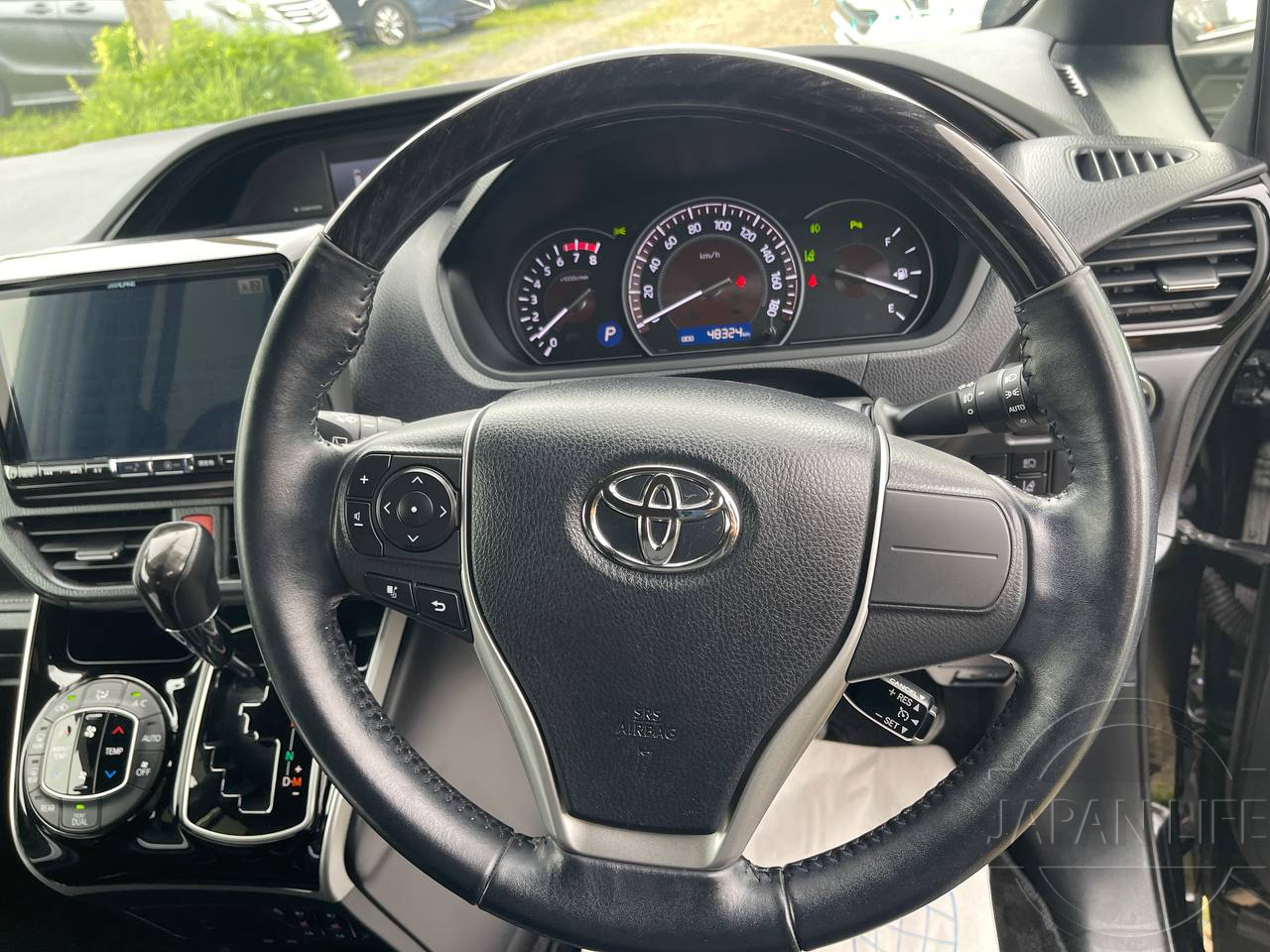 Фото Toyota Esquire - Japan Life 