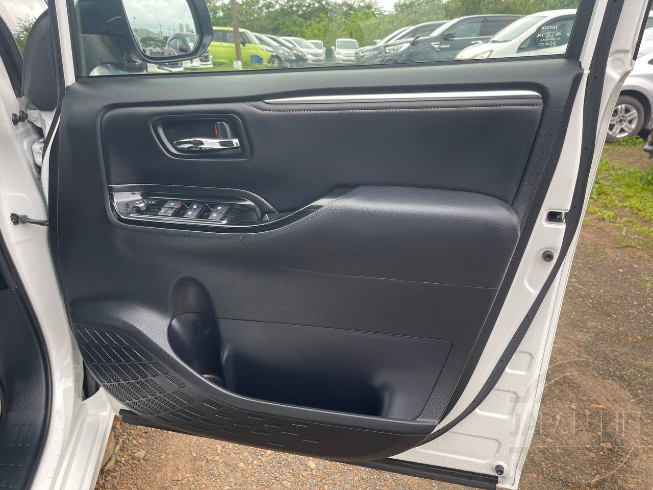 Фото Toyota Esquire - Japan Life 