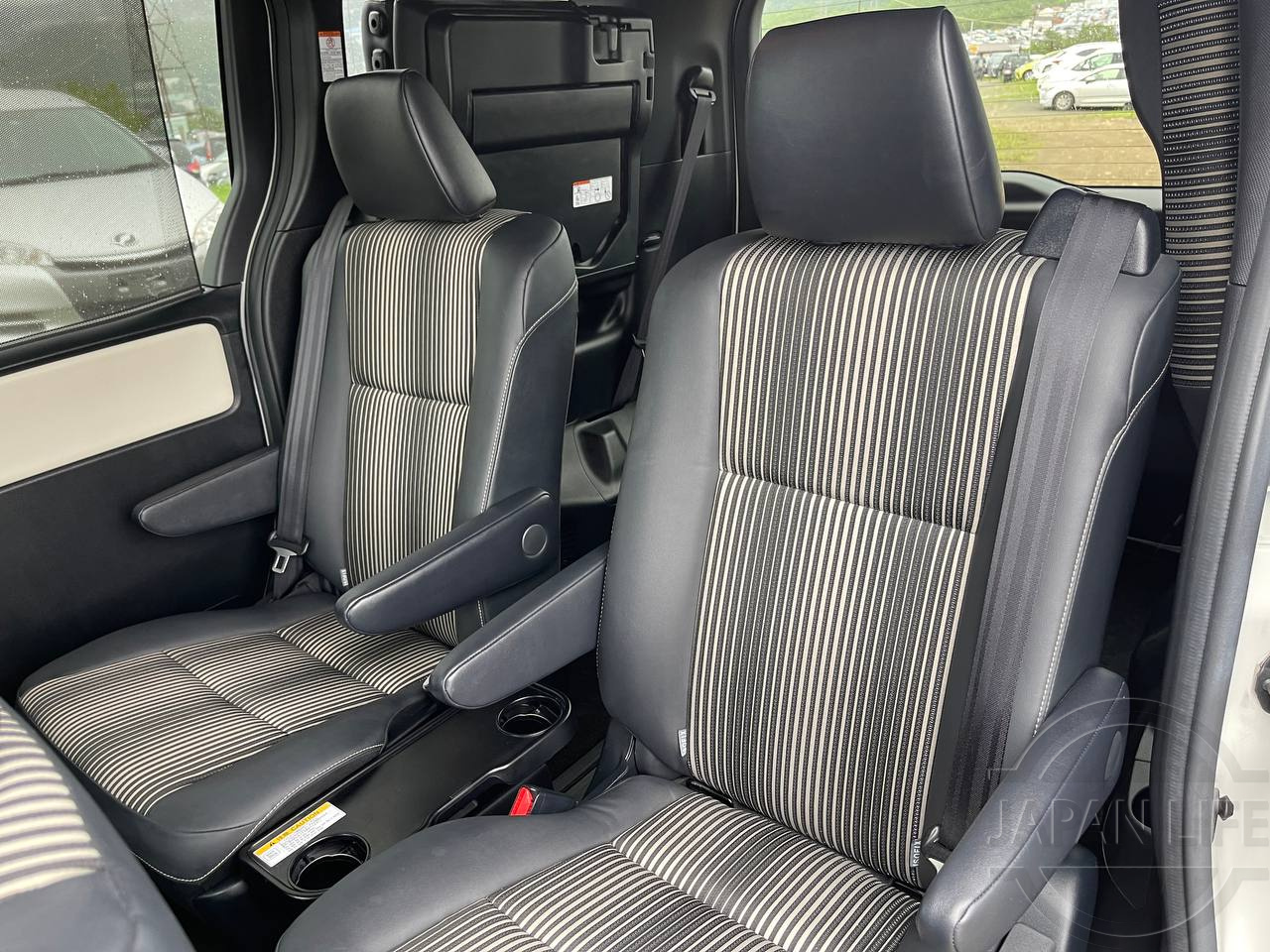 Фото Toyota Noah - Japan Life 