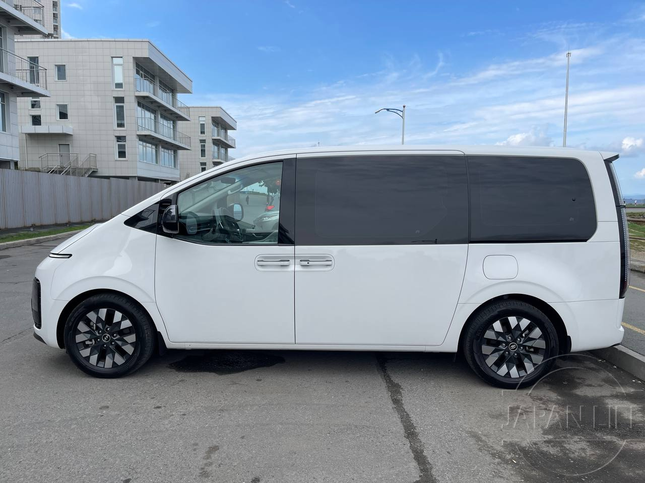 Фото Hyundai Staria - Japan Life 