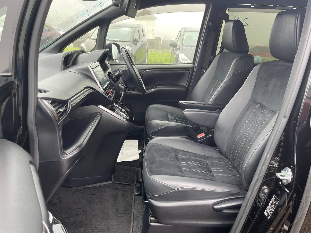 Фото Toyota Esquire - Japan Life 