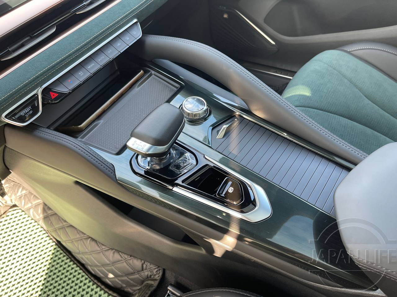 Фото Geely Monjaro - Japan Life 