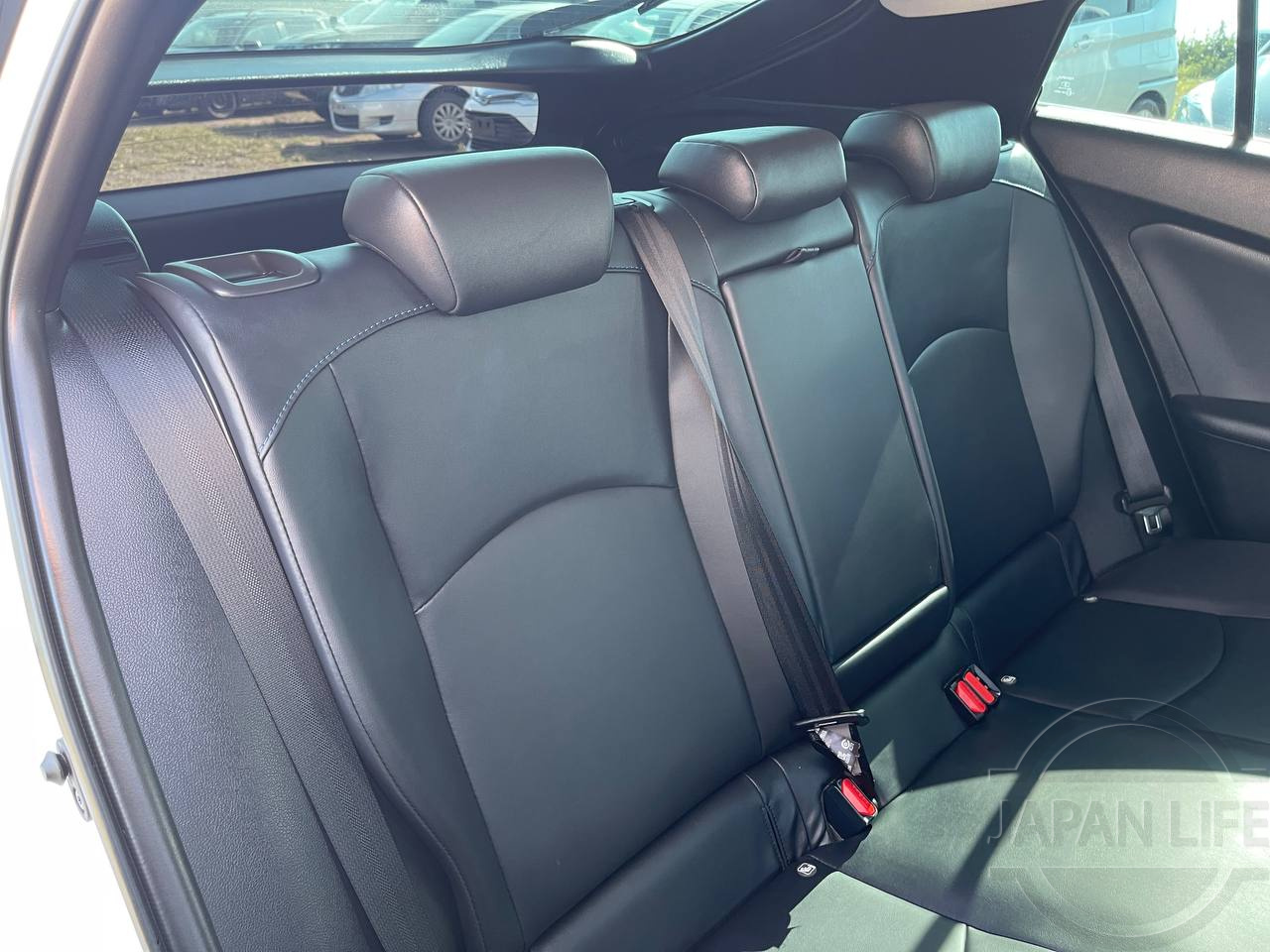 Фото Toyota Prius - Japan Life 