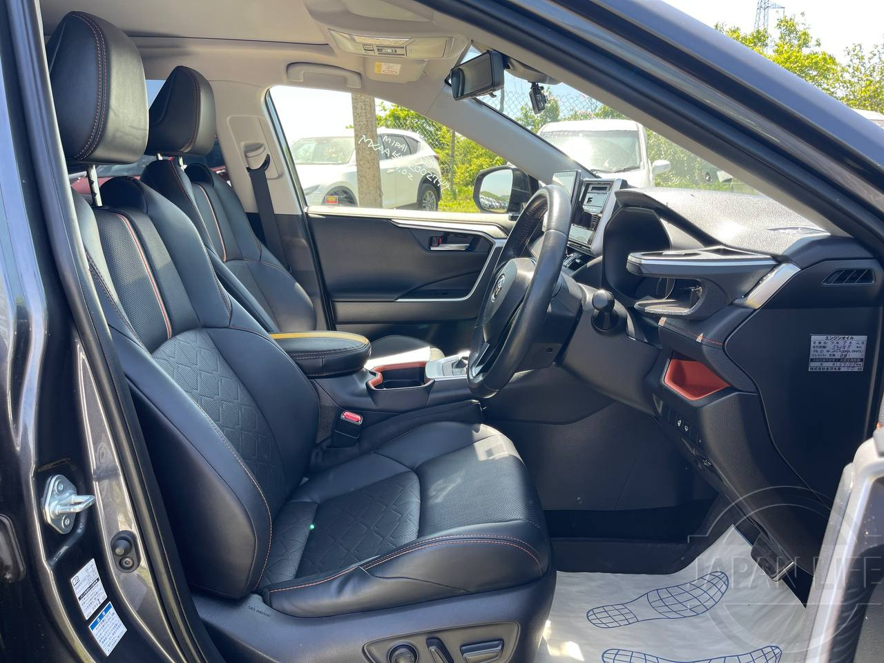 Фото Toyota RAV4 - Japan Life 