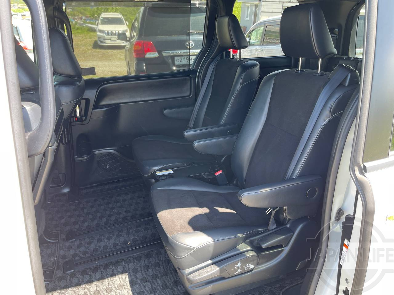 Фото Toyota Noah - Japan Life 