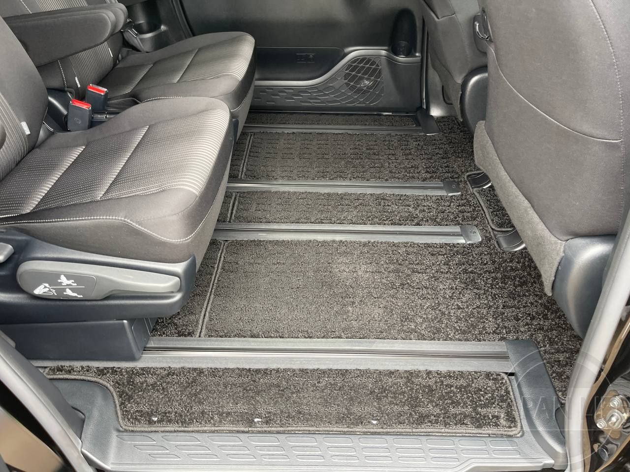 Фото Toyota Voxy - Japan Life 