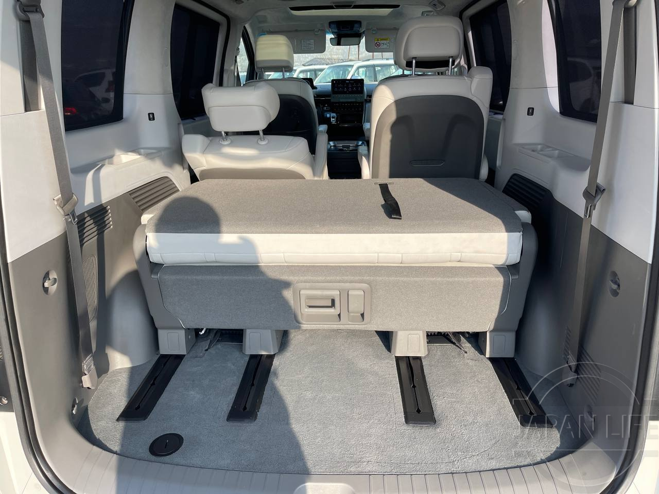 Фото Hyundai Staria - Japan Life 