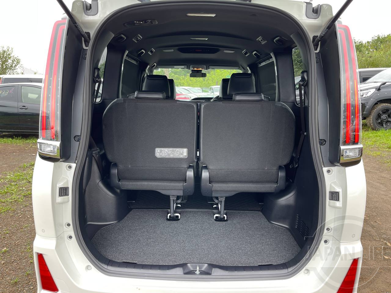 Фото Toyota Noah - Japan Life 