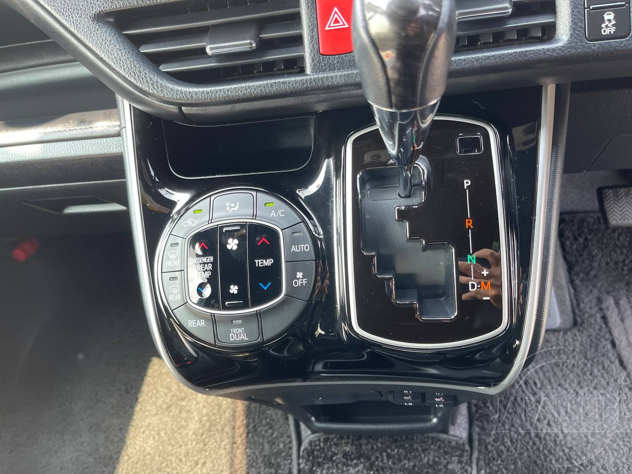 Фото Toyota Esquire - Japan Life 