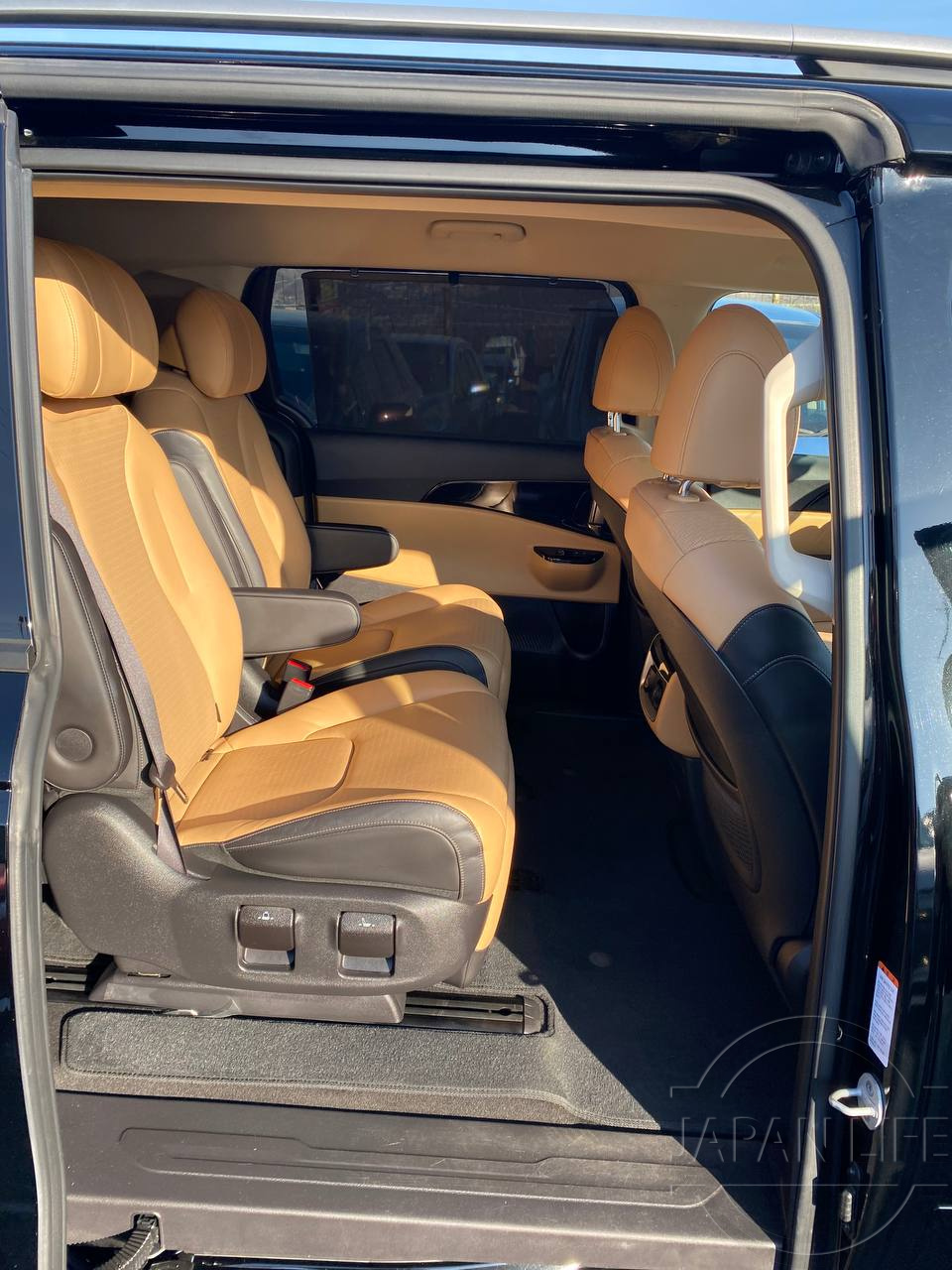 Фото Kia Carnival - Japan Life 