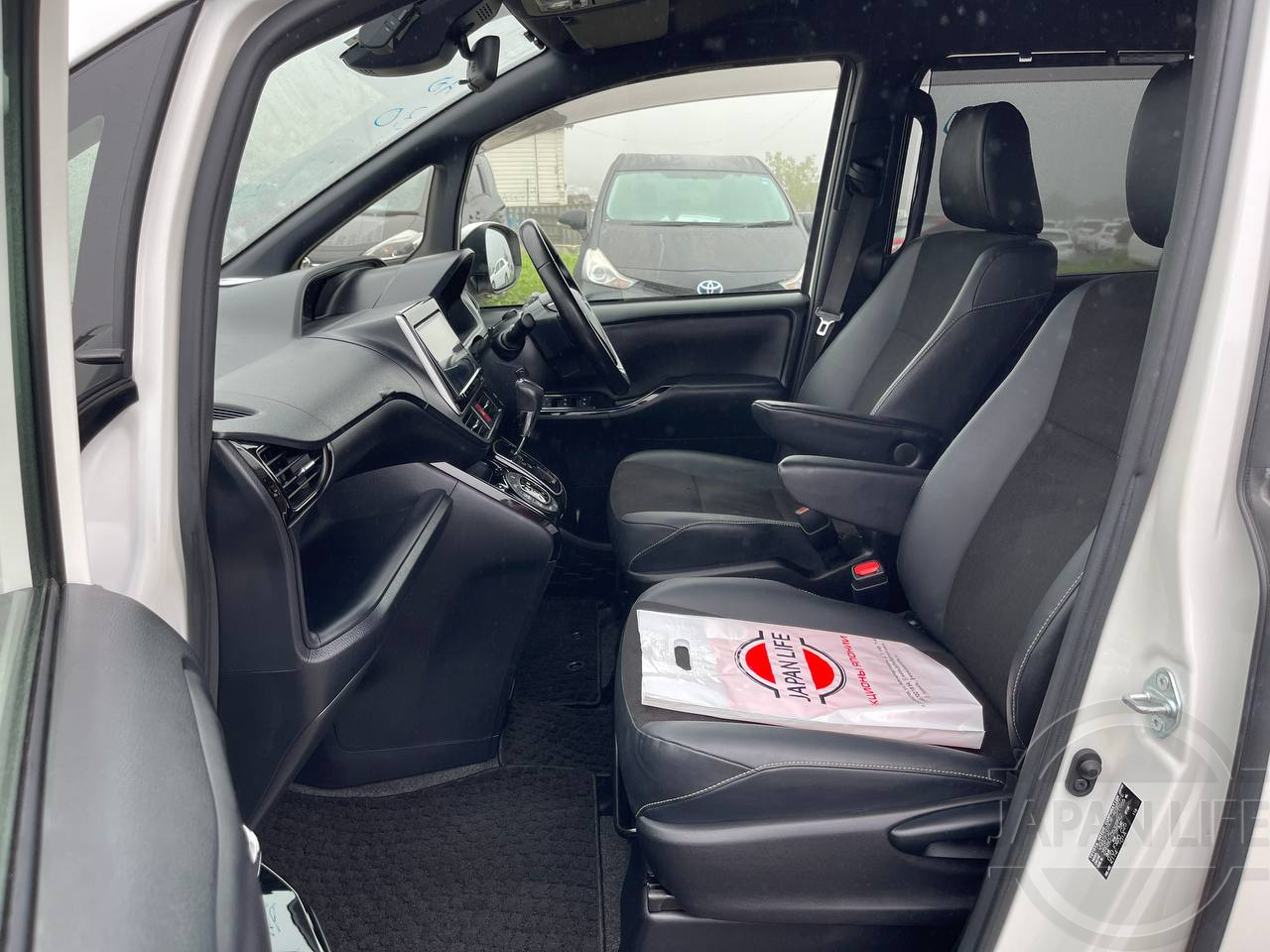 Фото Toyota Noah - Japan Life 