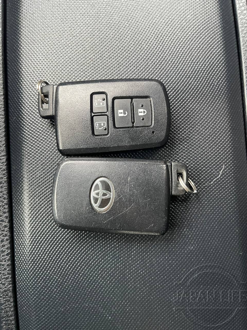 Фото Toyota Esquire - Japan Life 