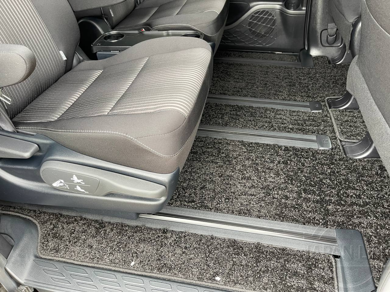 Фото Toyota Voxy - Japan Life 