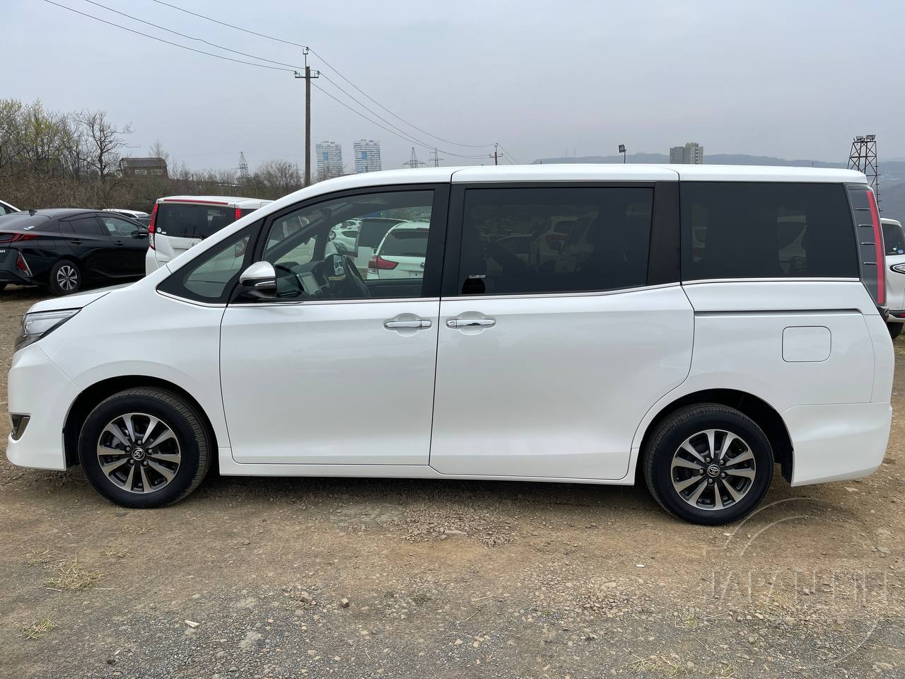 Фото Toyota Esquire - Japan Life 