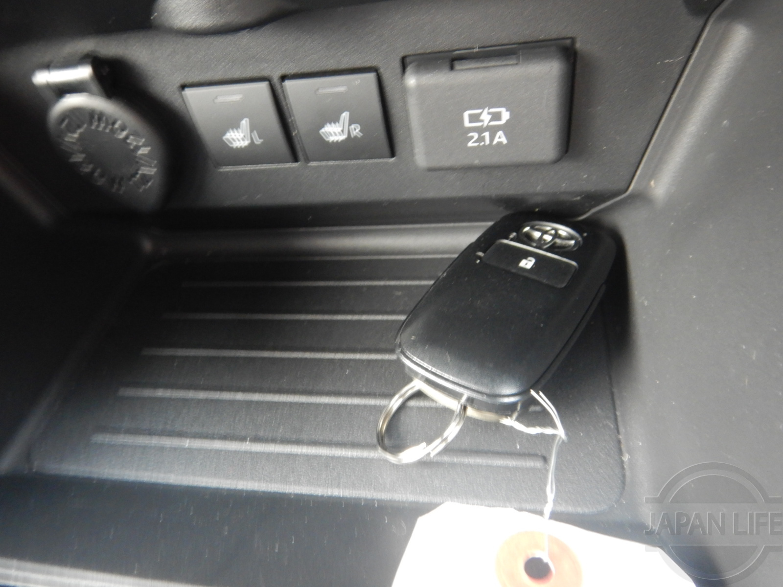 Фото Toyota Raize - Japan Life 