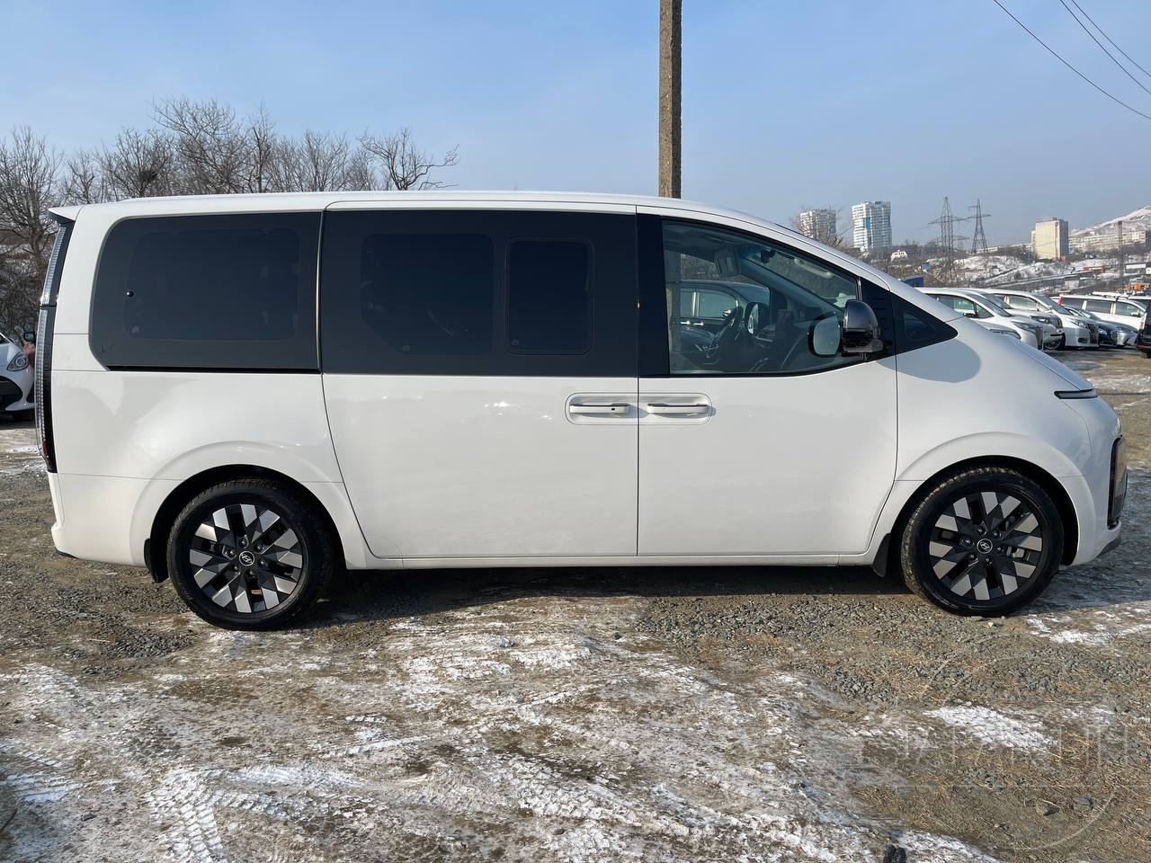 Фото Hyundai Staria - Japan Life 