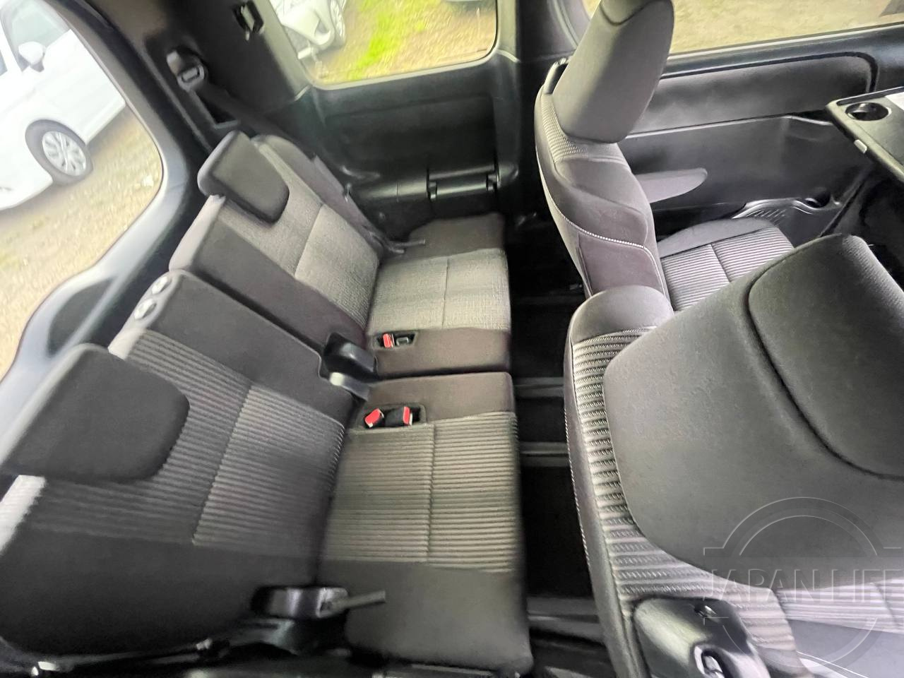 Фото Toyota Voxy - Japan Life 