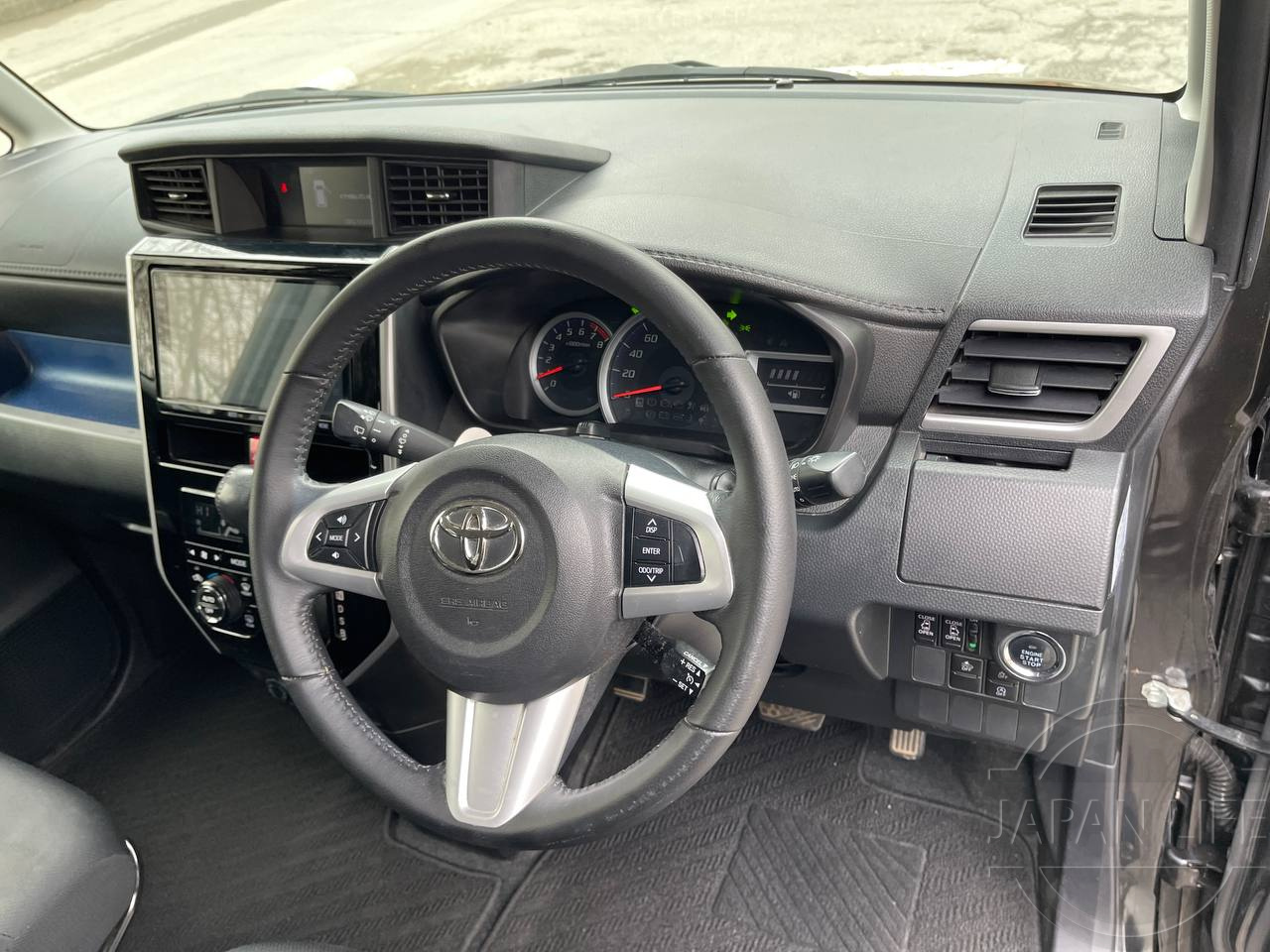 Фото Toyota Tank - Japan Life 