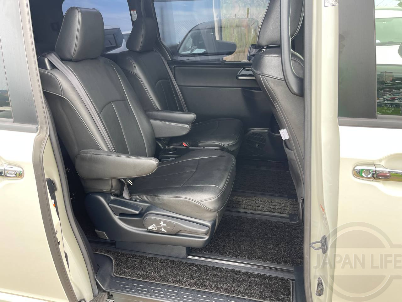 Фото Toyota Noah - Japan Life 