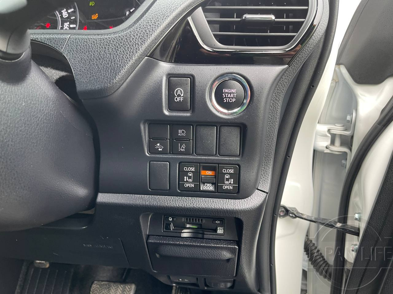 Фото Toyota Noah - Japan Life 