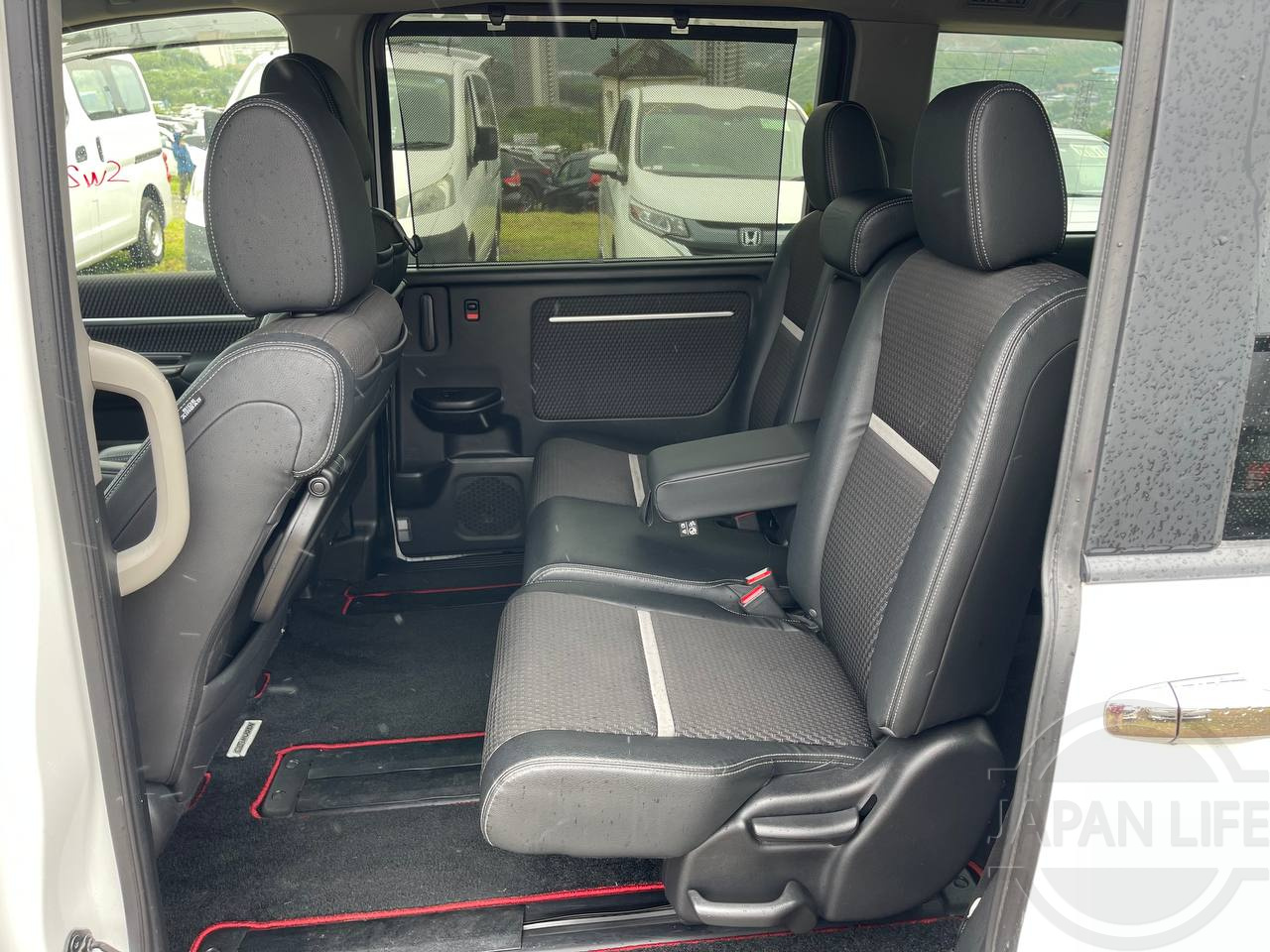 Фото Honda Stepwgn - Japan Life 