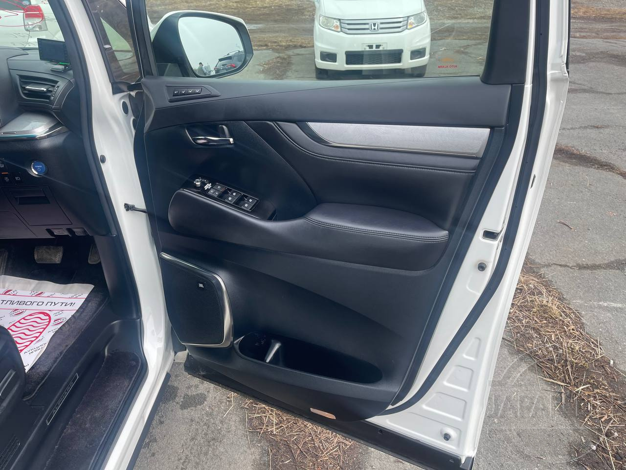 Фото Toyota Alphard - Japan Life 