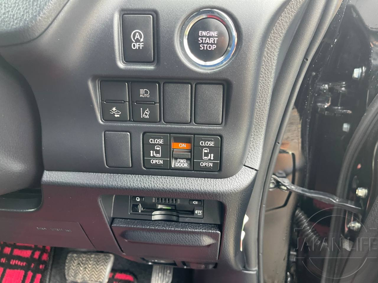 Фото Toyota Noah - Japan Life 