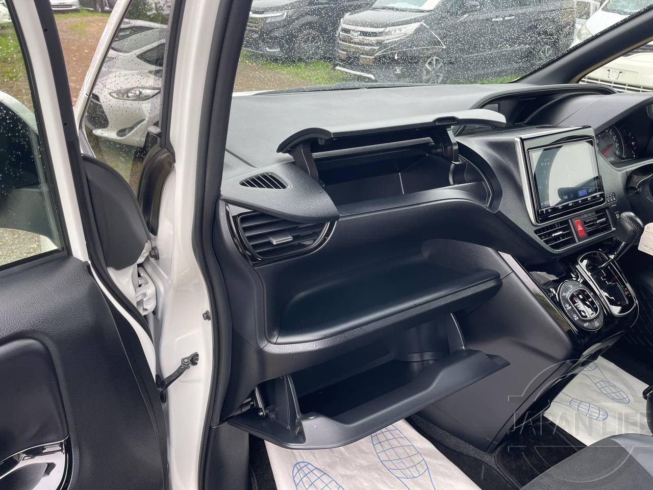 Фото Toyota Noah - Japan Life 