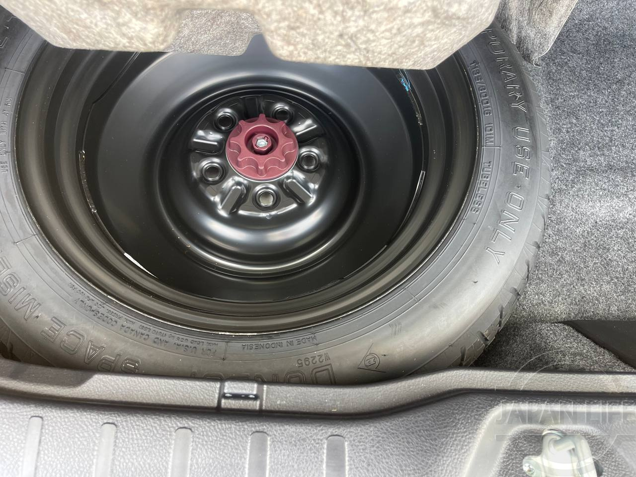 Фото Toyota Voxy - Japan Life 