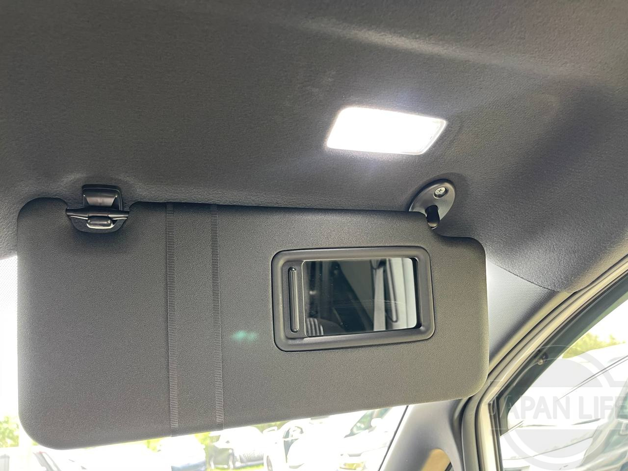 Фото Toyota Voxy - Japan Life 