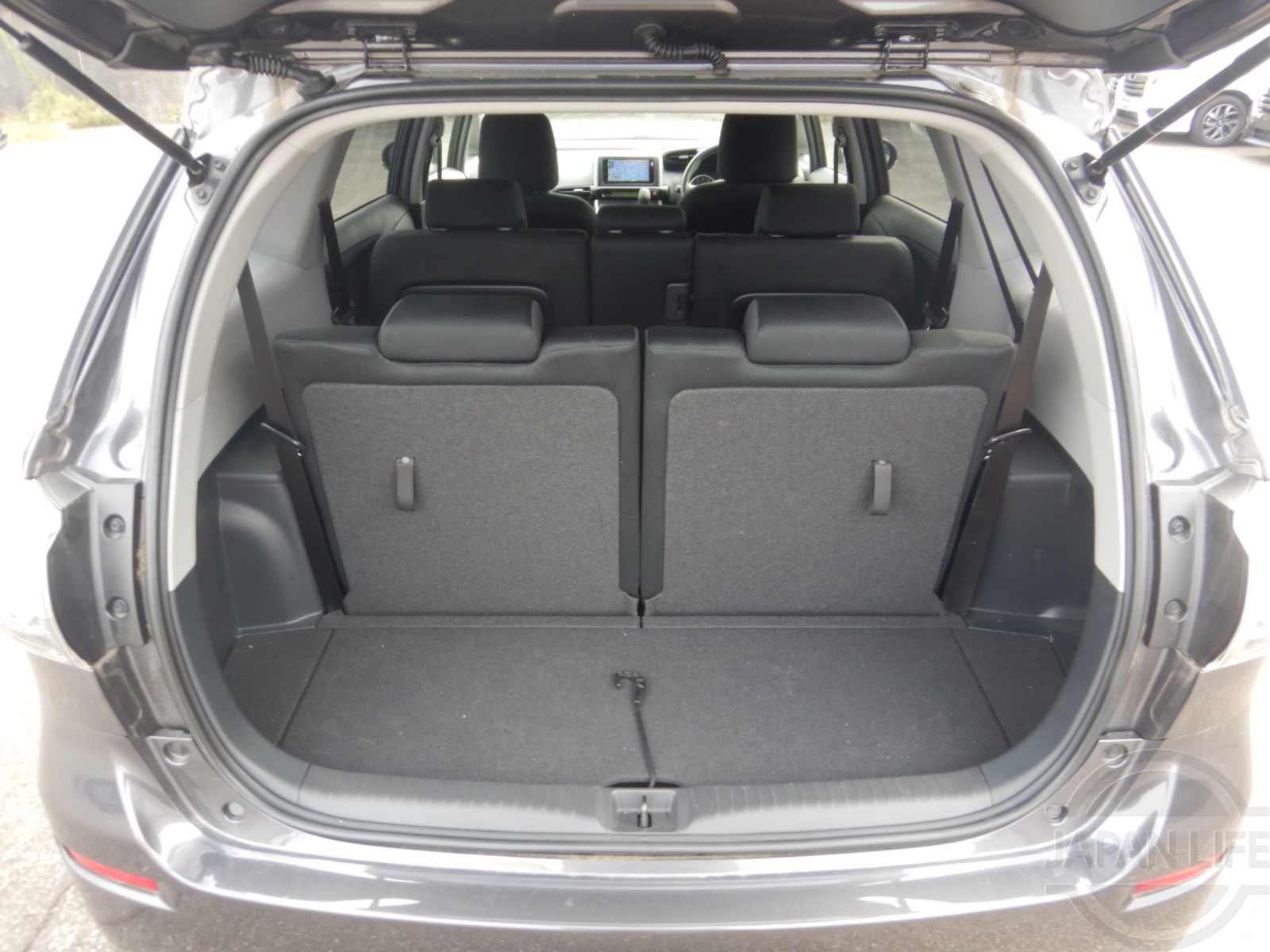 Фото Toyota Wish - Japan Life 