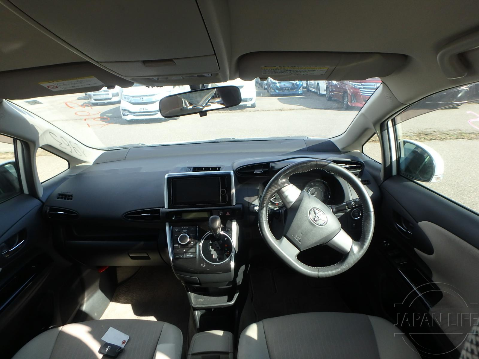 Фото Toyota Wish - Japan Life 