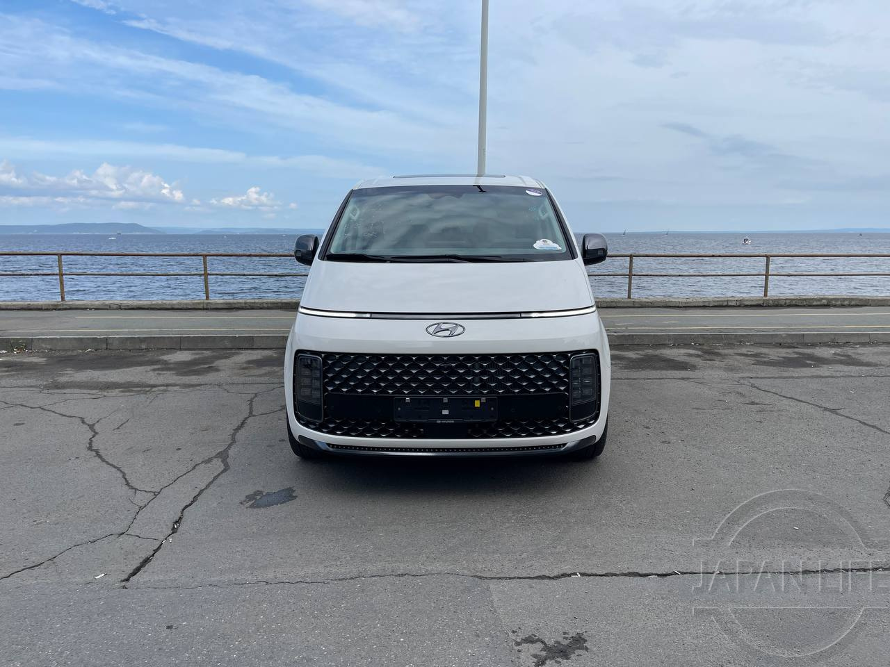 Фото Hyundai Staria - Japan Life 