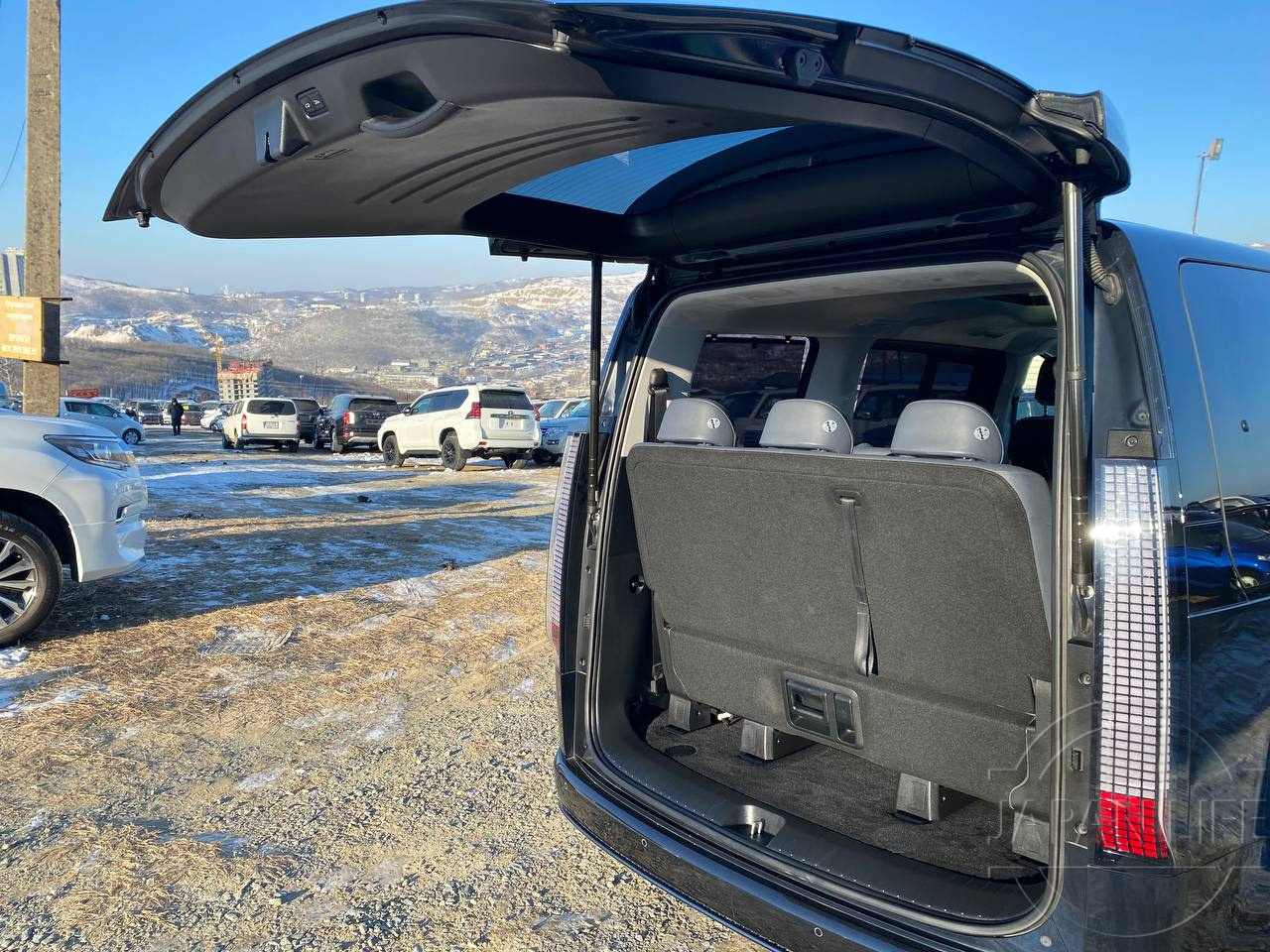 Фото Hyundai Staria - Japan Life 