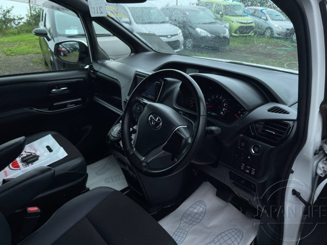 Фото Toyota Noah - Japan Life 