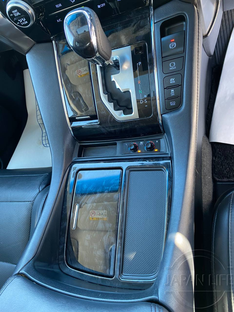 Фото Toyota Alphard - Japan Life 