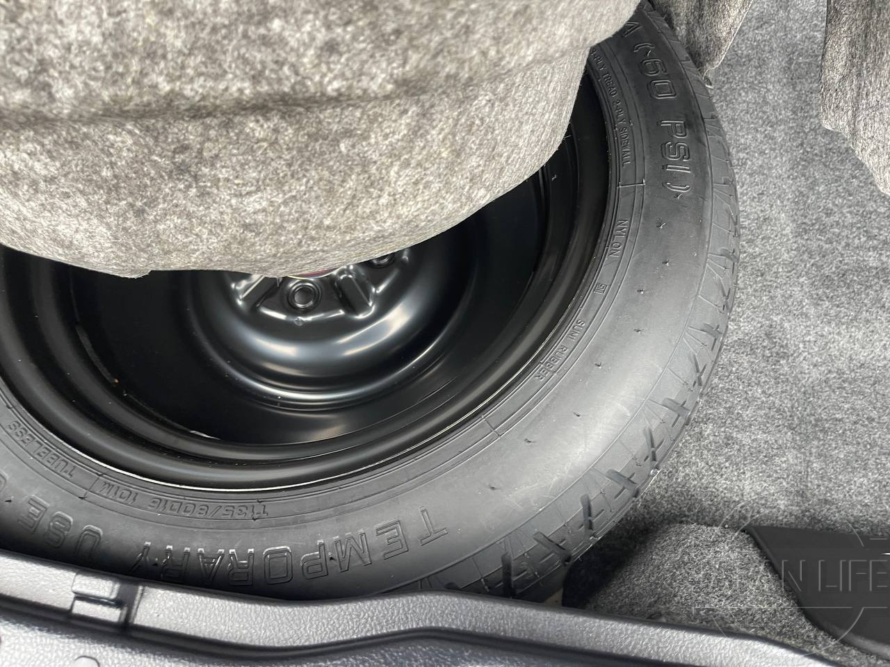 Фото Toyota Esquire - Japan Life 