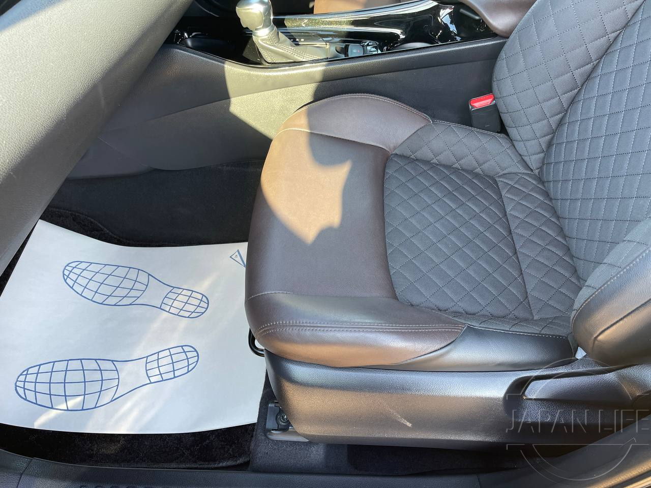 Фото Toyota C-HR - Japan Life 