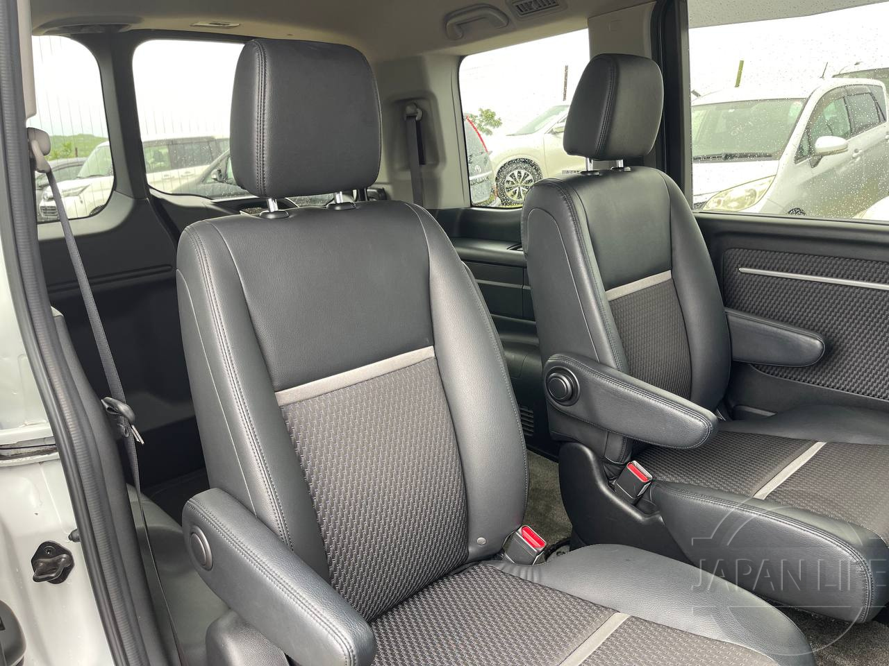 Фото Honda Stepwgn - Japan Life 